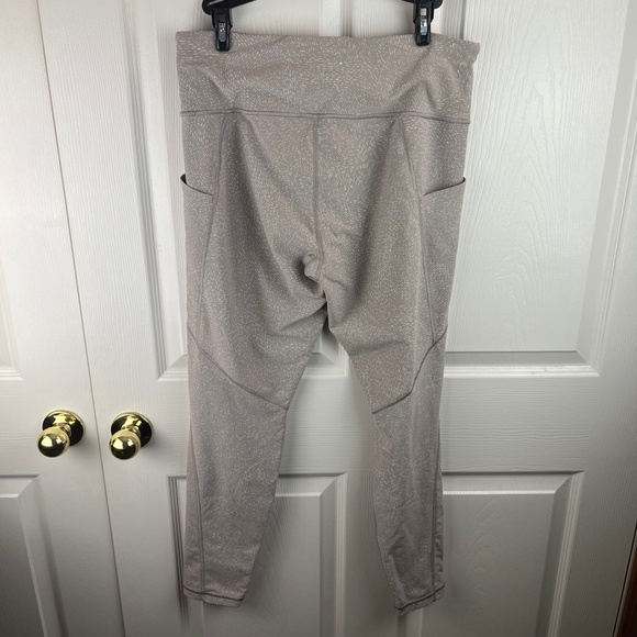Athleta Salutation Stash Pocket Tight Leggings Beige Size Large - Picture 3 of 4